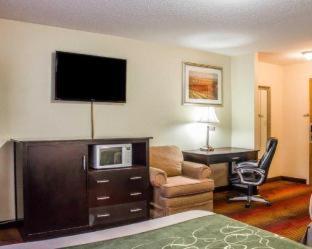 Rodeway Inn Macarthur Airport Ronkonkoma Zimmer foto